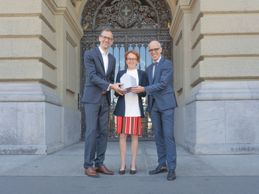 La Confédération, les coopératives et les CFF règlent la mise à disposition de terrains en droit de superficie par le biais d'un contrat-cadre.