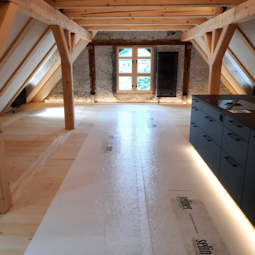 Combinaison de l'ancien bâti et d'éléments modernes.