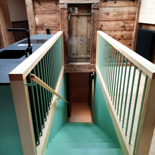 La chambre d'hôtes au dernier étage peut être louée.