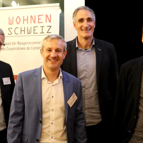 Speaker, von links: Stefan Bucher, Präsident GWAK | Adrian Achermann, Geschäftsführer WOHNEN SCHWEIZ | Roger Erni, Finanzvorsteher Stadt Kriens | Daniel Lengacher, Architekt